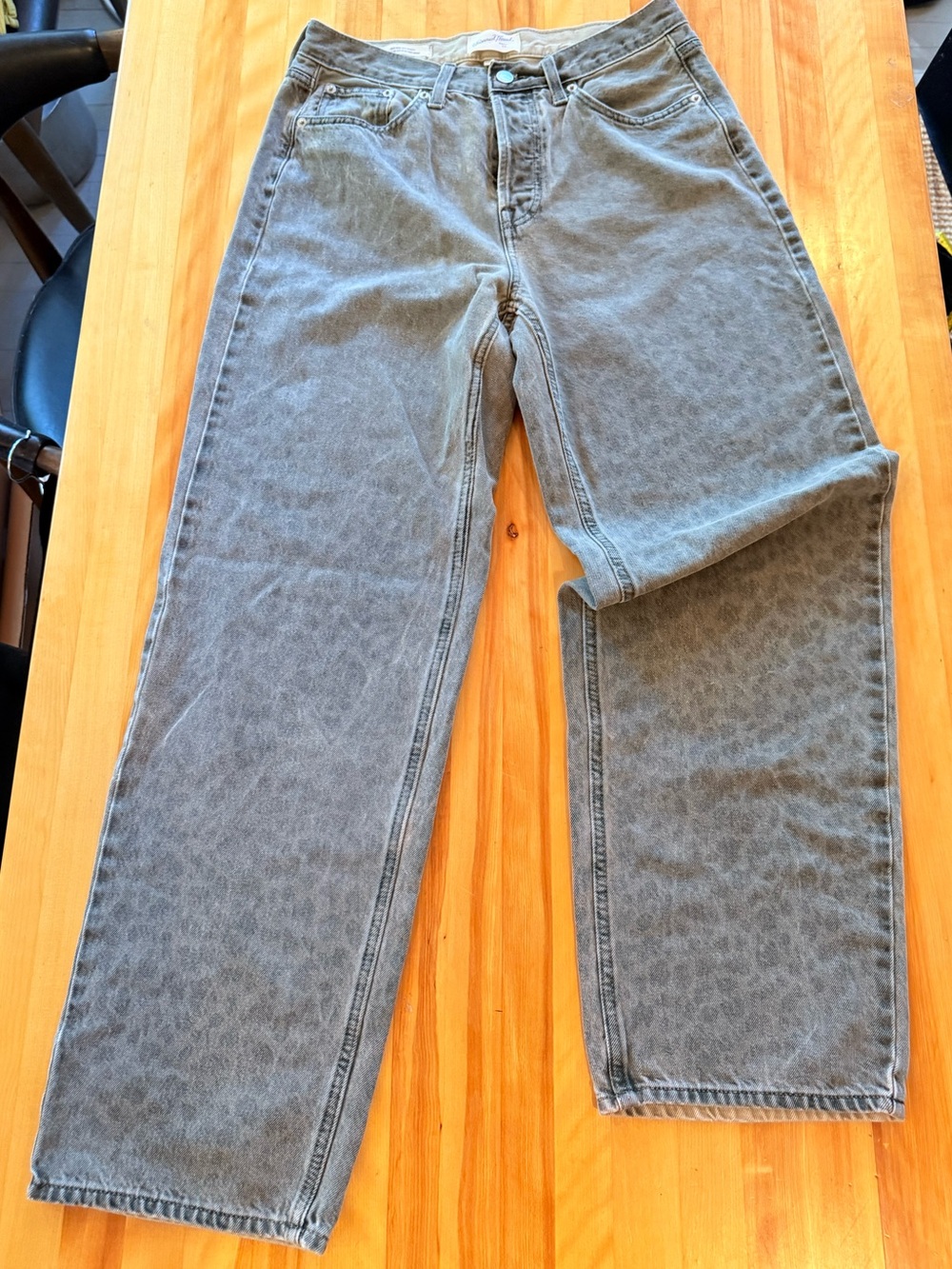 Universal Thread Men's Straight Jeans in Faded Gray